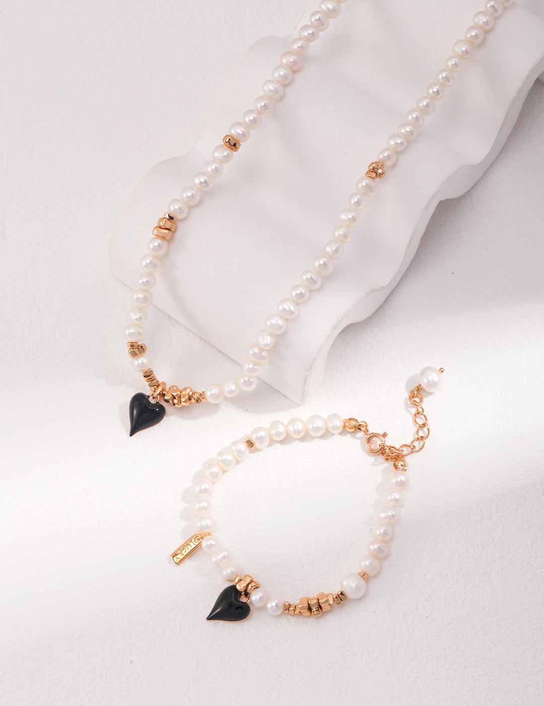 Enchanted Heart Choker