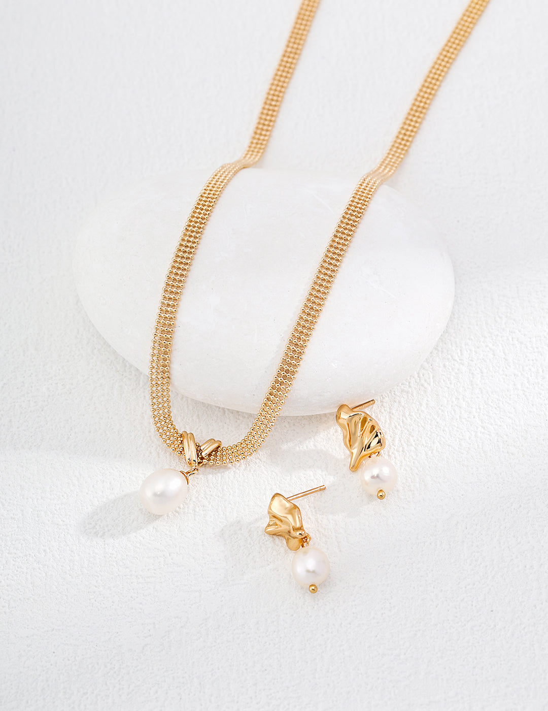 Serenade in Gold