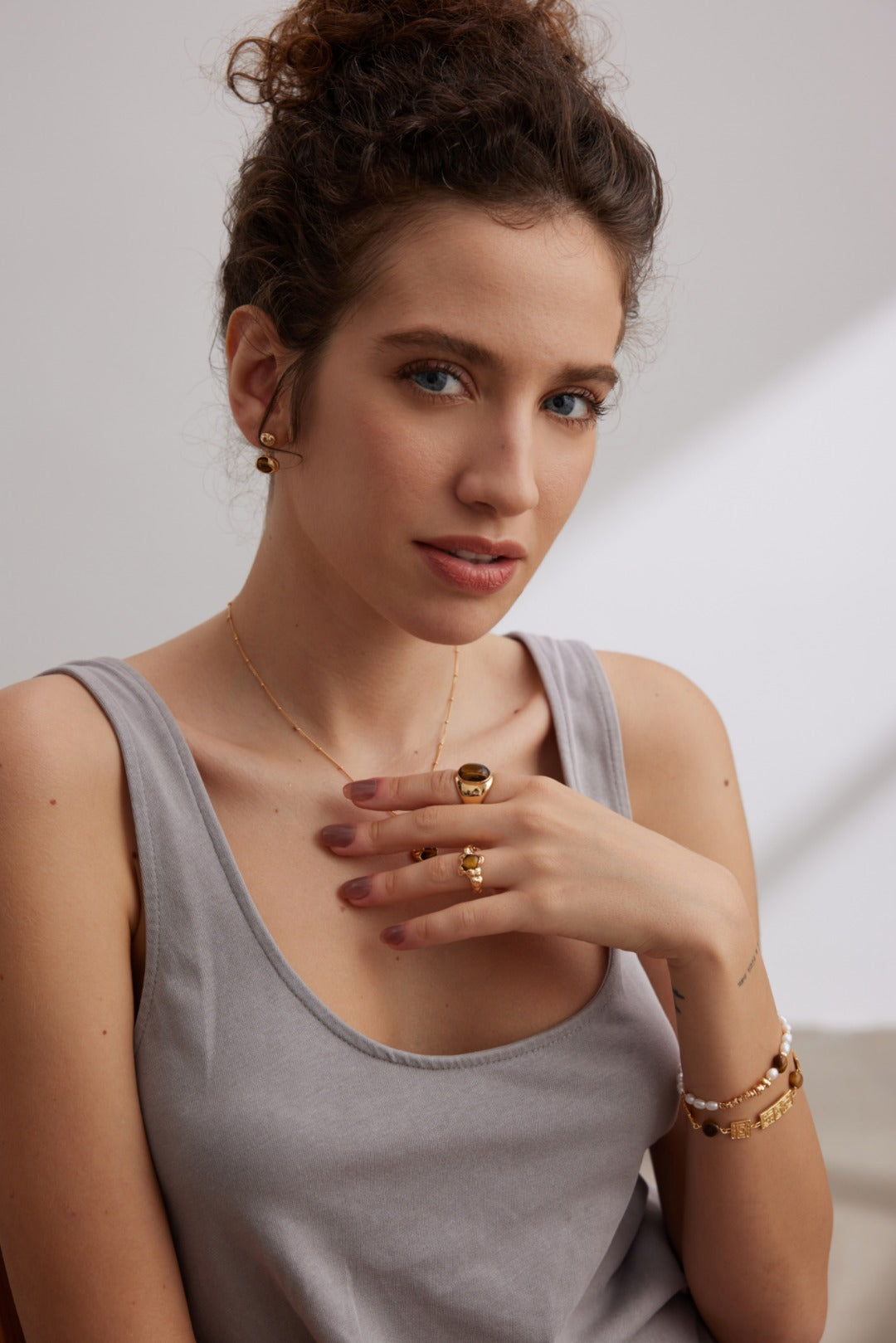 Huge Gaze