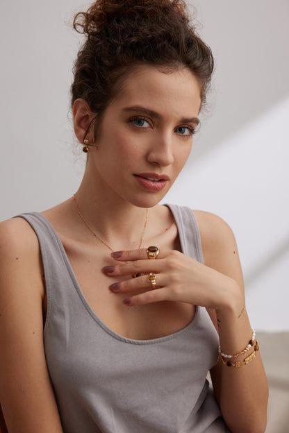Huge Gaze